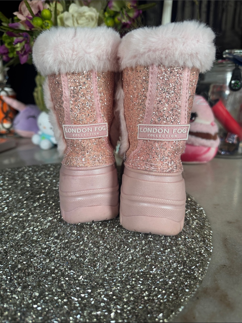 Pink Glitter Faux-Fur Winter Boots
Girls
10 - Picture 6 of 8